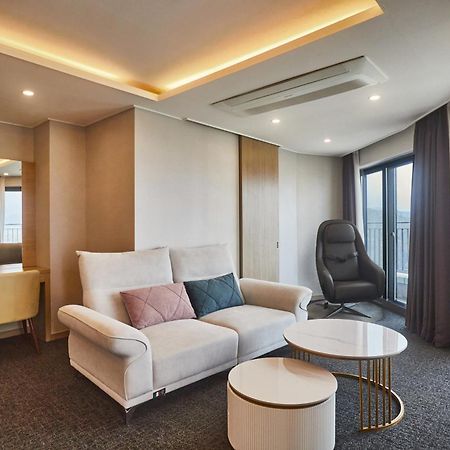 Chuncheon Eston Hotel Екстериор снимка