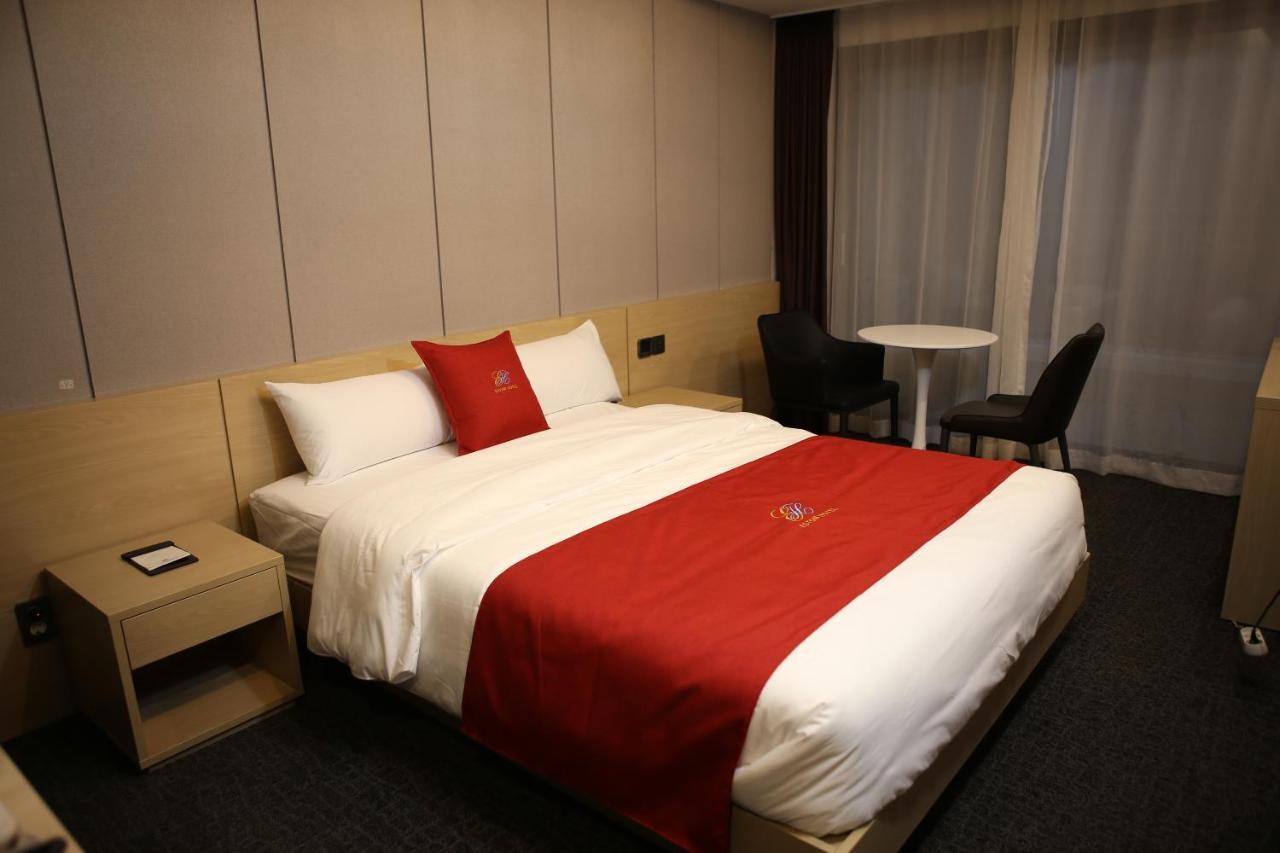 Chuncheon Eston Hotel Екстериор снимка