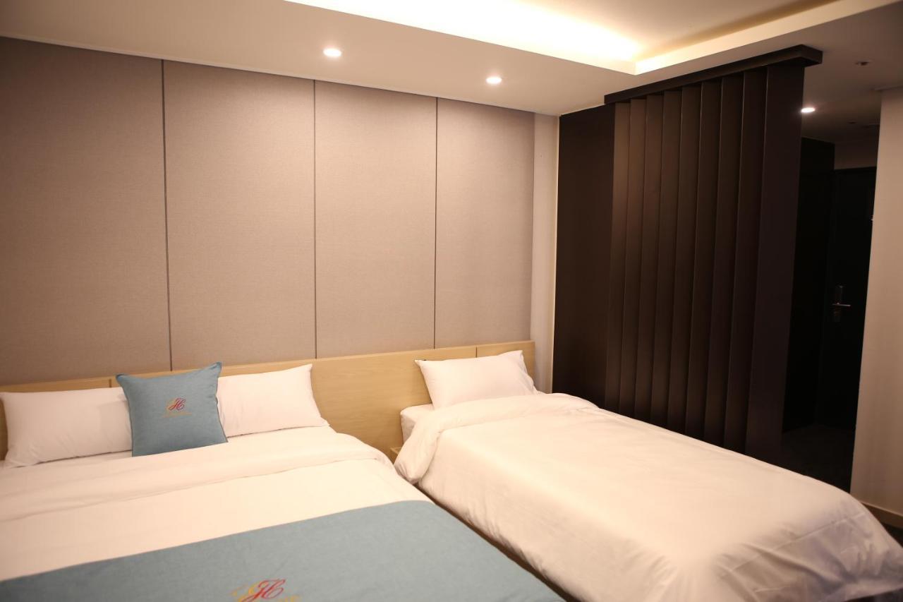 Chuncheon Eston Hotel Екстериор снимка