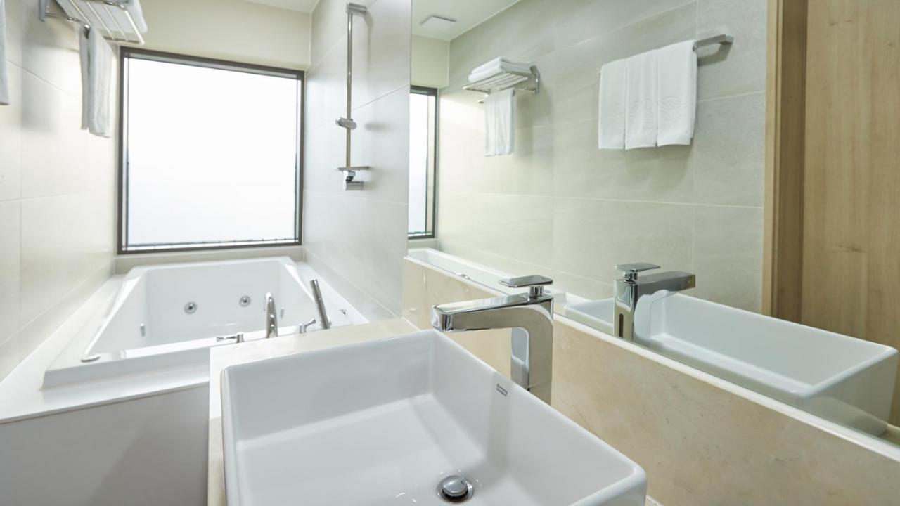 Chuncheon Eston Hotel Екстериор снимка