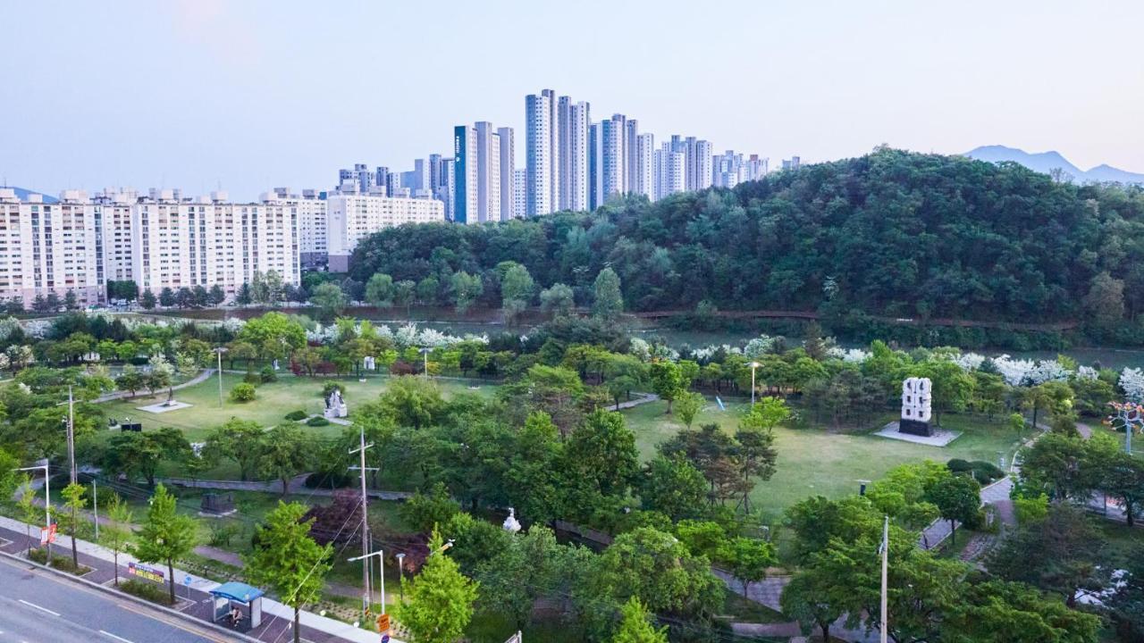 Chuncheon Eston Hotel Екстериор снимка