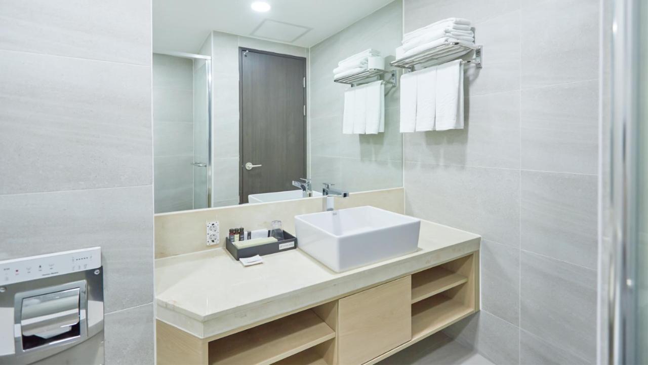 Chuncheon Eston Hotel Екстериор снимка
