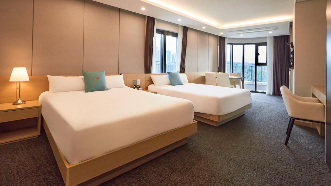 Chuncheon Eston Hotel Екстериор снимка