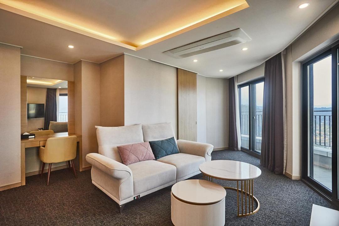 Chuncheon Eston Hotel Екстериор снимка